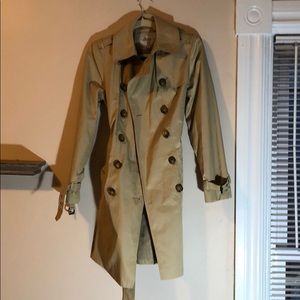 G.H. BASS tan trench coat